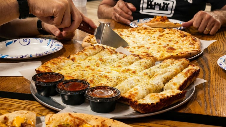 Give the gift of great pizza